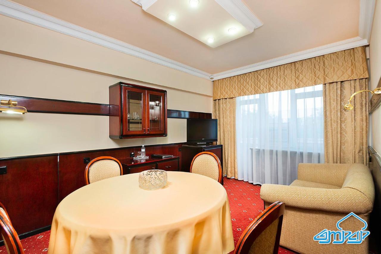Hotel Otrar Almaty Exterior foto